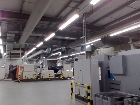 Stofvrij maken productiehallen